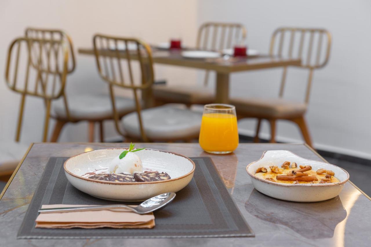 Hellenic Vibes Smart Hotel Atene Esterno foto Breakfast at the hotel