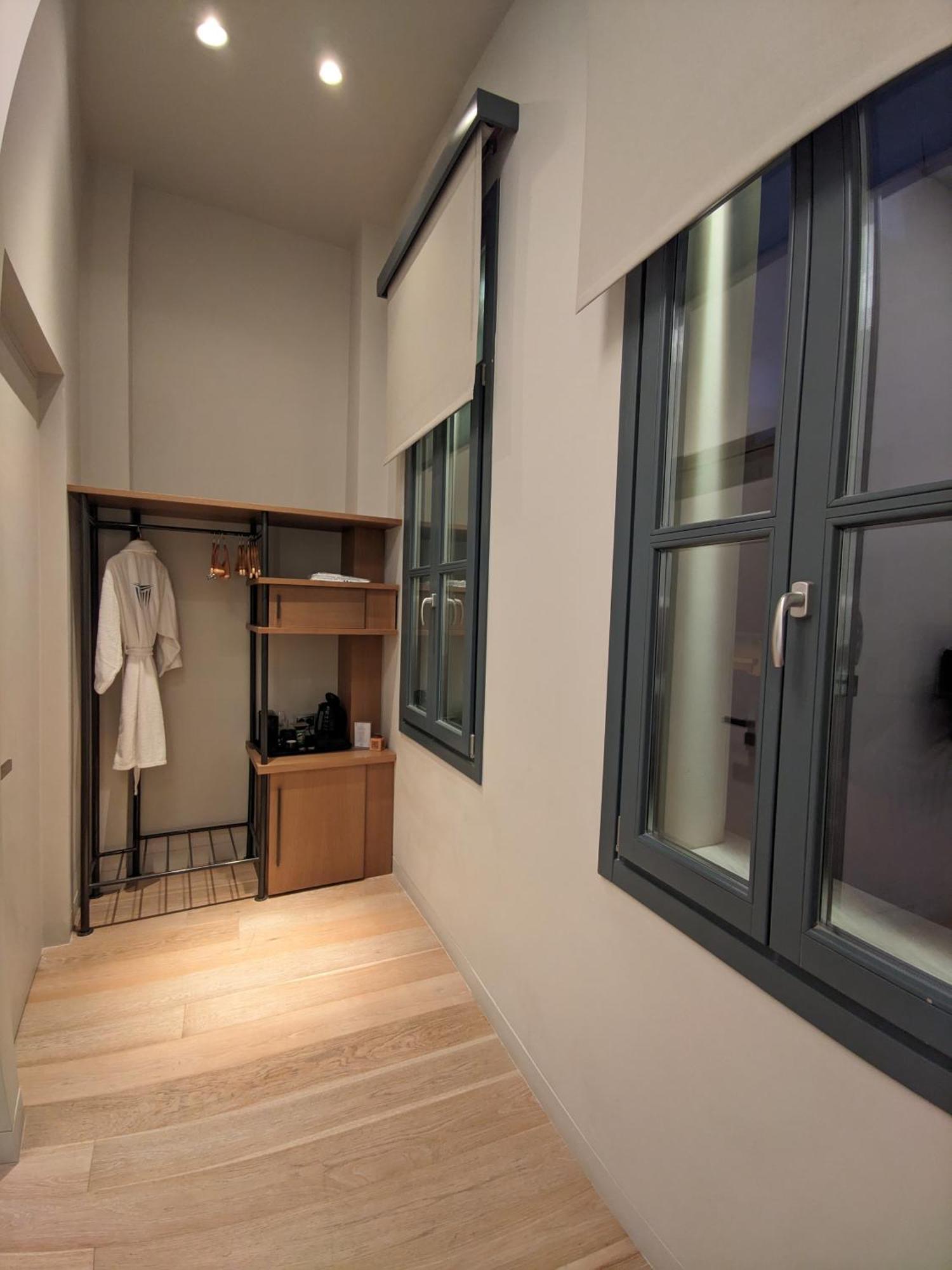 Hellenic Vibes Smart Hotel Atene Esterno foto A room at the hotel